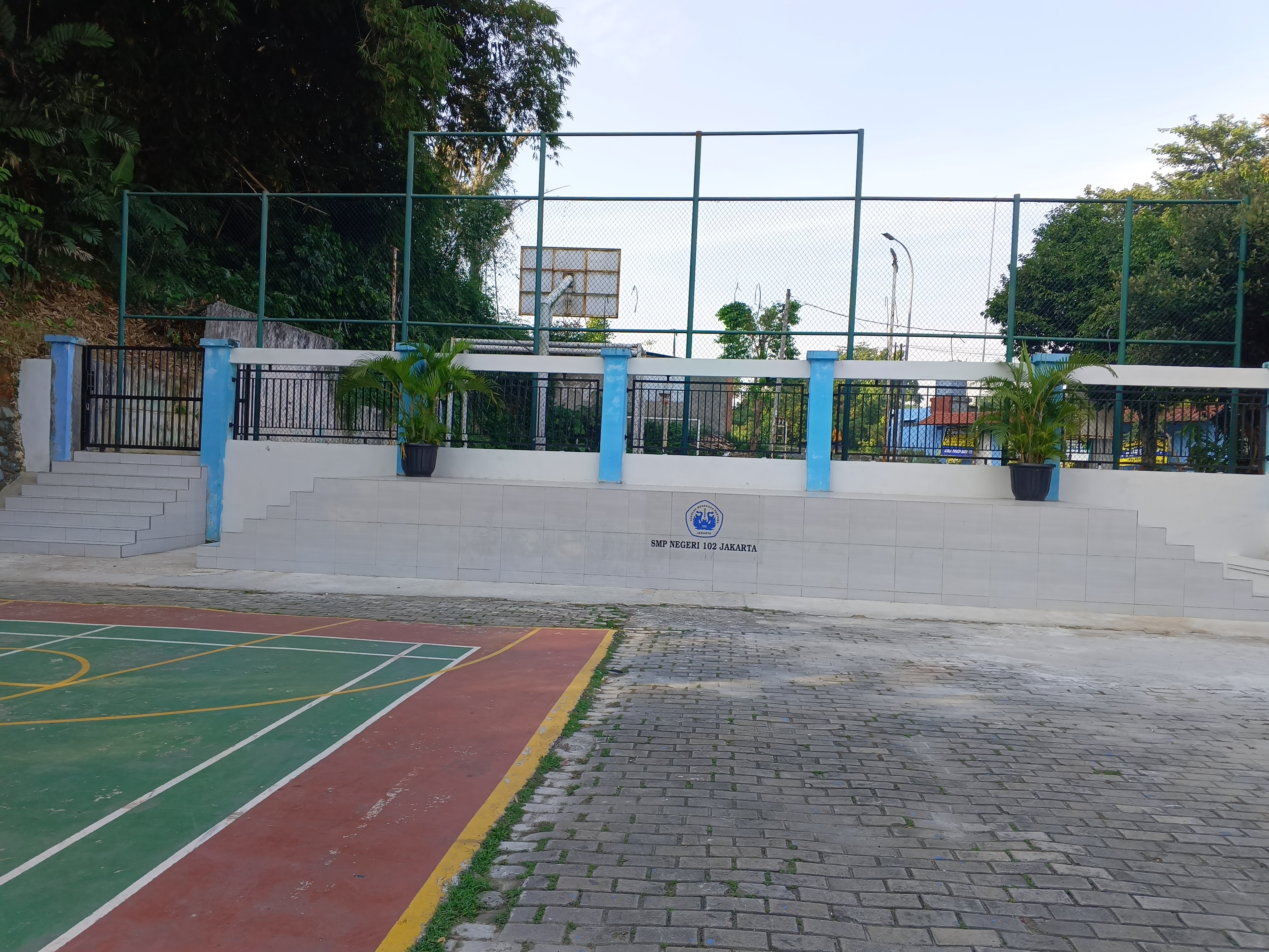 PANGGUNG LAPANGAN SMPN 102 JAKARTA